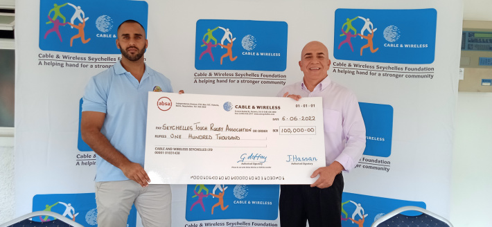 Cable & Wireless Seychelles donates R100,000 towards rugby development in Seychelles