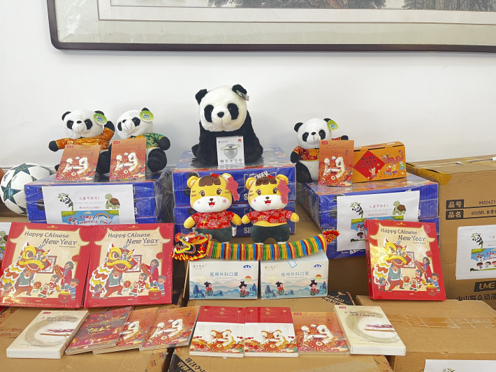 Pupils of Glacis school receive gifts from Chinese embassy on Children’s Day