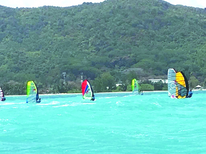 Windsurfing–Kitesurfing: Airtel Praslin Slalom – Day 1