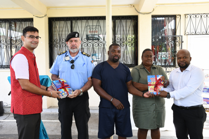    Seychelles Prison Service gets donation of IT books   