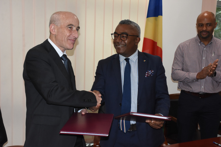 Seychelles and Israel sign MoU for bilateral services   