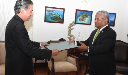 Seychelles welcomes new Pakistani high commissioner