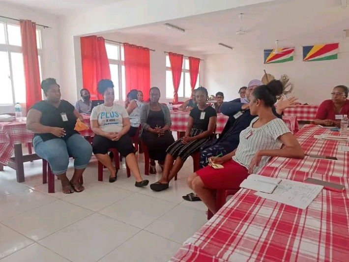 Anse Boileau secondary school holds certificate presentation ceremony for group leaders