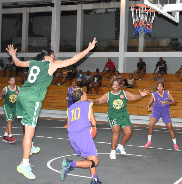 Basketball: Play-offs finals