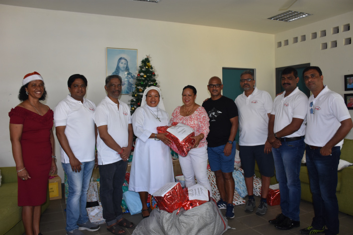 Pillay R Group makes Christmas special for children’s homes   