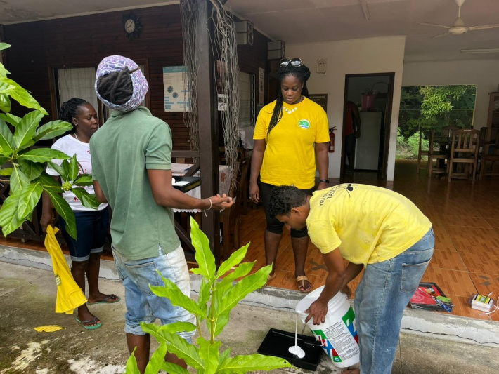 SIF gives back to the Praslin community