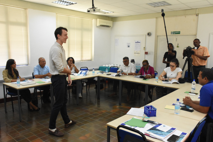 Journalists follow workshop on how to use FiTI reports as a source of information   