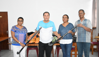 Hockey     Hockey federation receives equipment from the Children’s Special Fund