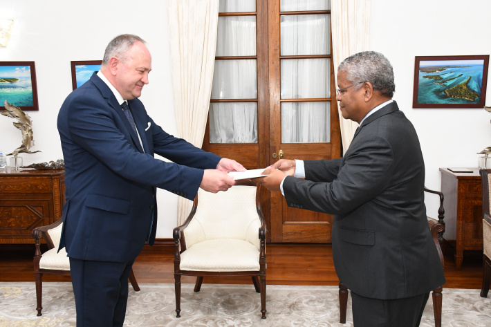 New Polish ambassador presents credentials