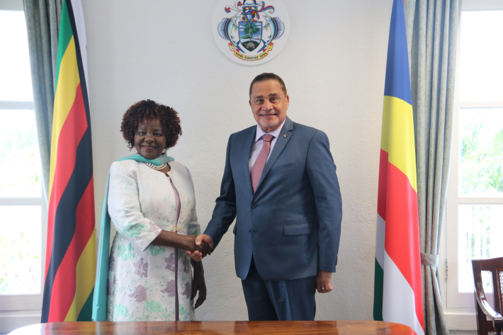 Zimbabwe special envoy calls on Seychelles’ Foreign minister   