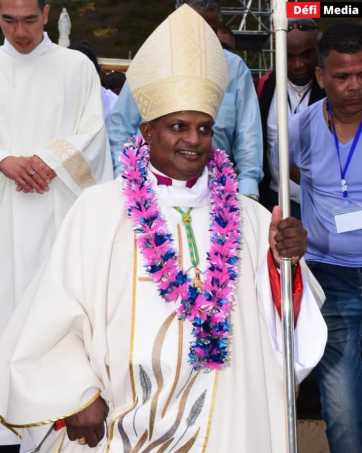    L’île Maurice accueille son nouvel évêque Monseigneur Jean-Michaël Durhône