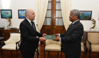 New Brazilian ambassador presents credentials
