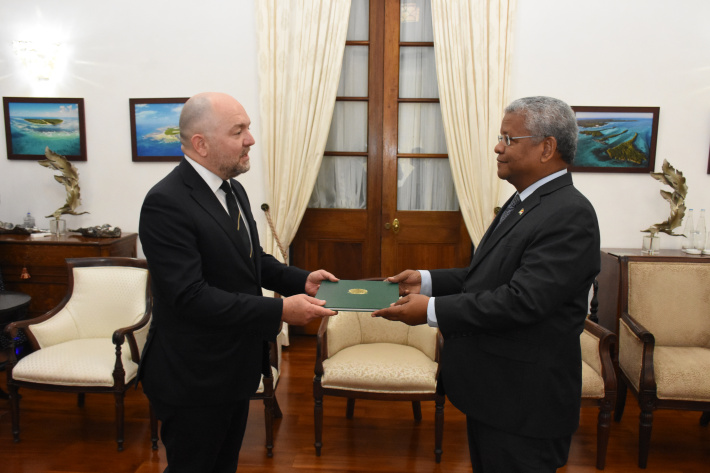 New Brazilian ambassador presents credentials