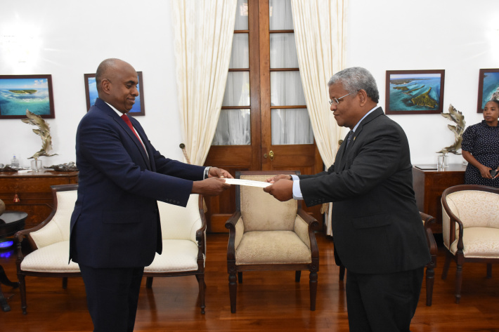 Accréditation du premier ambassadeur de Djibouti aux Seychelles