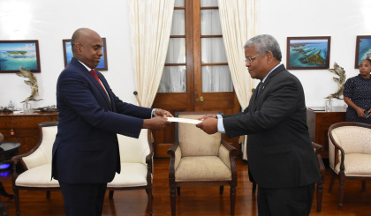 Accréditation du premier ambassadeur de Djibouti aux Seychelles