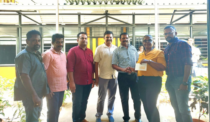 Seychelles Tamil Mandram makes donations to English River secondary 