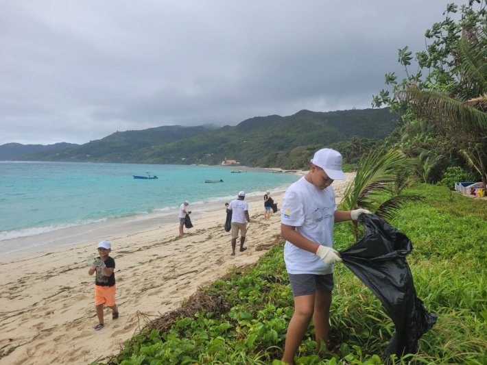 230kg of rubbish bagged in the Ceres beach clean-up at Anse Royale