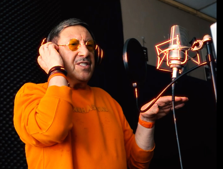 Former ICCO president Maxim Behar premieres his hip-hop song about PR in New York
