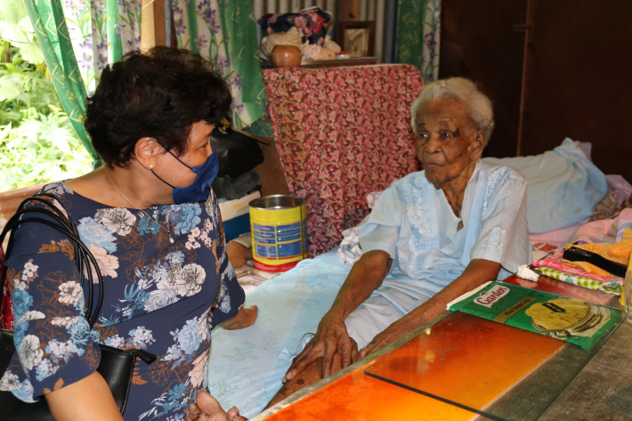 First Lady visits Praslin centenarians