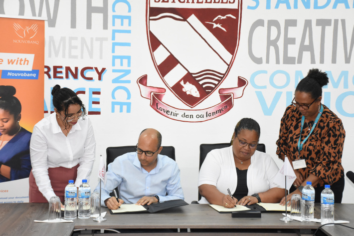 Nouvobanq and  UniSey sign MoU