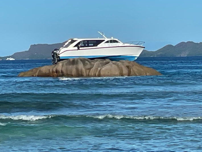 Boat accident in Anse Severe, La Digue