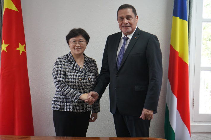 Ambassador-designate of China holds discussions with Seychelles Minister for Foreign Affairs and Tourism   