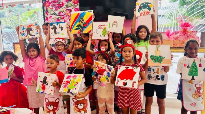 ‘Paint and Sip’ with Joelle for the festive season
