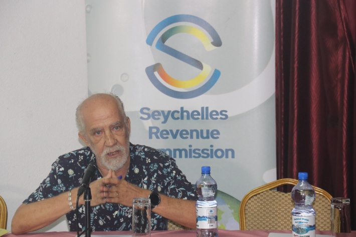 Artists and SRC discuss customs obligations