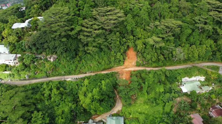 Work to remove dangerous boulder in Le Niole starts tomorrow