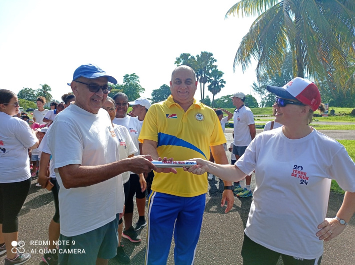 Relais autour du monde rassemble plus de 400 participants aux Seychelles