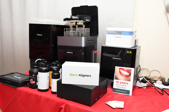 Stern Dental Technology celebrates its 10th Anniversary