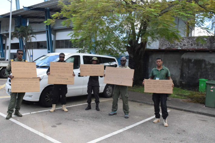 Citizens denounce suspected gas attacks