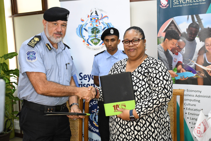 Seychelles Prison Service and UniSey sign MoA