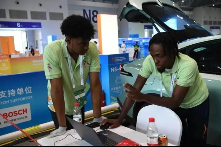 Young talented Seychellois shines at international competition
