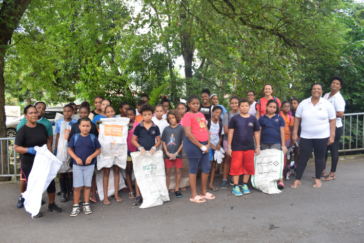 Eco-school warriors lead river clean-up in central area