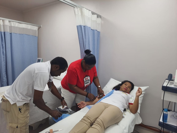 Nepalese community on La Digue donates blood