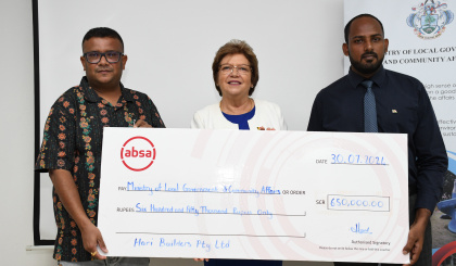 Hari Builders donates R650,000 towards St Louis playing field’s renovations