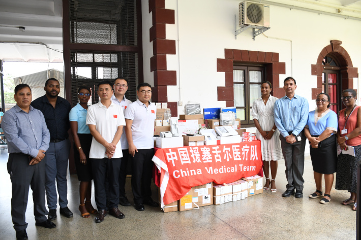 Chinese medical team donates equipment to HCA