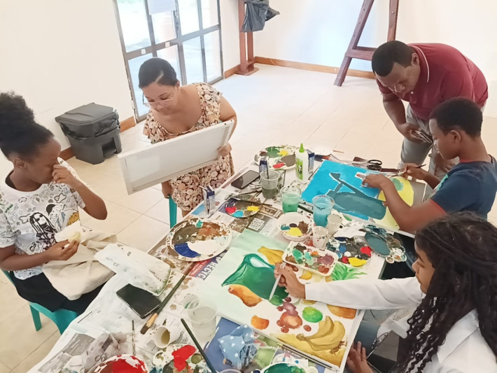 Visual art holiday workshop target inspiring artists