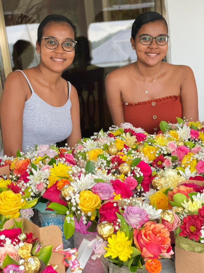 Young twin sisters venture into business