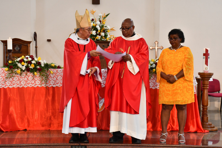 New Anglican priest ordained