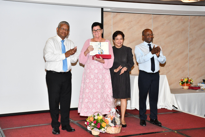 Long-serving teachers honoured