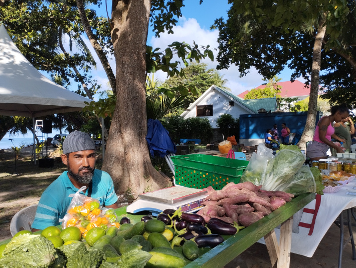 Praslin i komemor lasemenn alimanter Sesel   