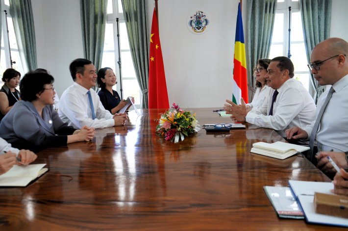 Seychelles and China engage in discussions to promote collaboration in sectors of mutual interest