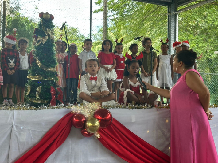 Spectacle de Noël réussi à l'École Française des Seychelles