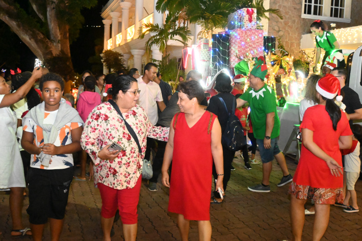 State House opens doors to public for first-ever viewing of Christmas decor   