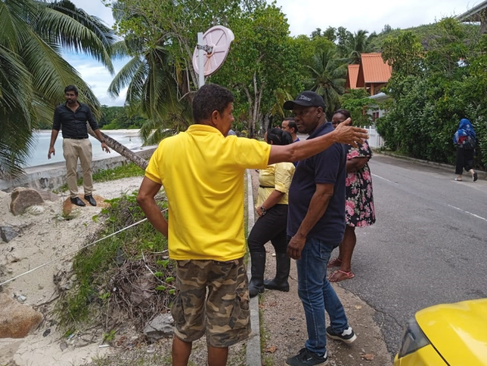 Heavy rain causes flooding and landslides in South-East Mahé