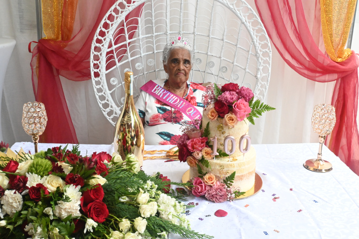 Centenarian Aline Thomas celebrates her birthday