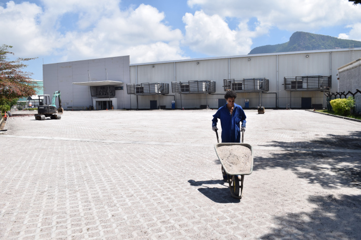 STC Hypermarket’s rear car park undergoes remedial resurfacing work