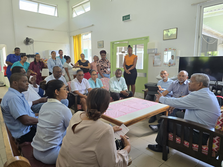 President Ramkalawan addresses key issues in governmental agencies on Praslin